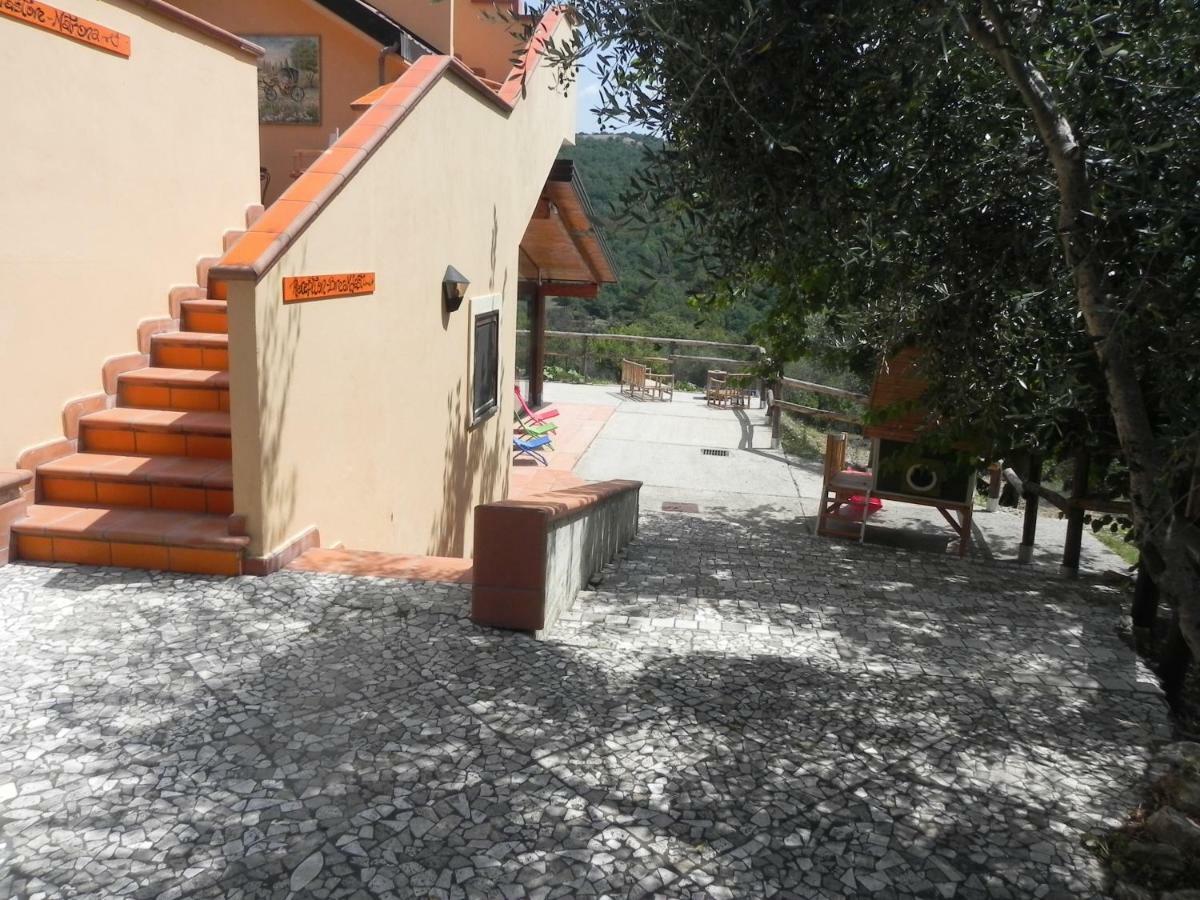 Agriturismo B&B Il Rifugio Di Nino Contursi Eksteriør bilde
